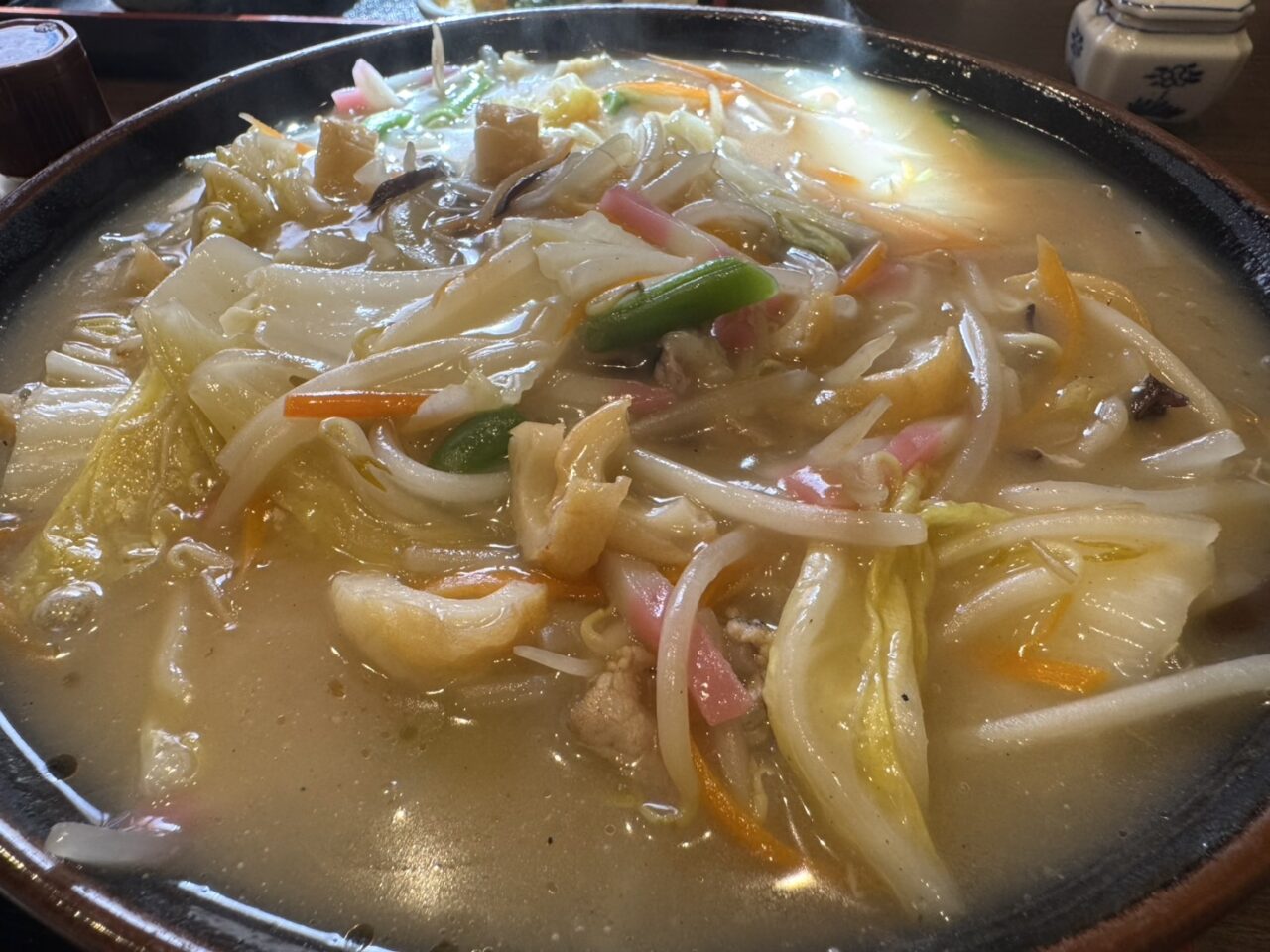 【中津市】ボリューム満点!「麺処 くらや 中津本店」の『冬季限定海鮮あんかけうどん』が絶品。