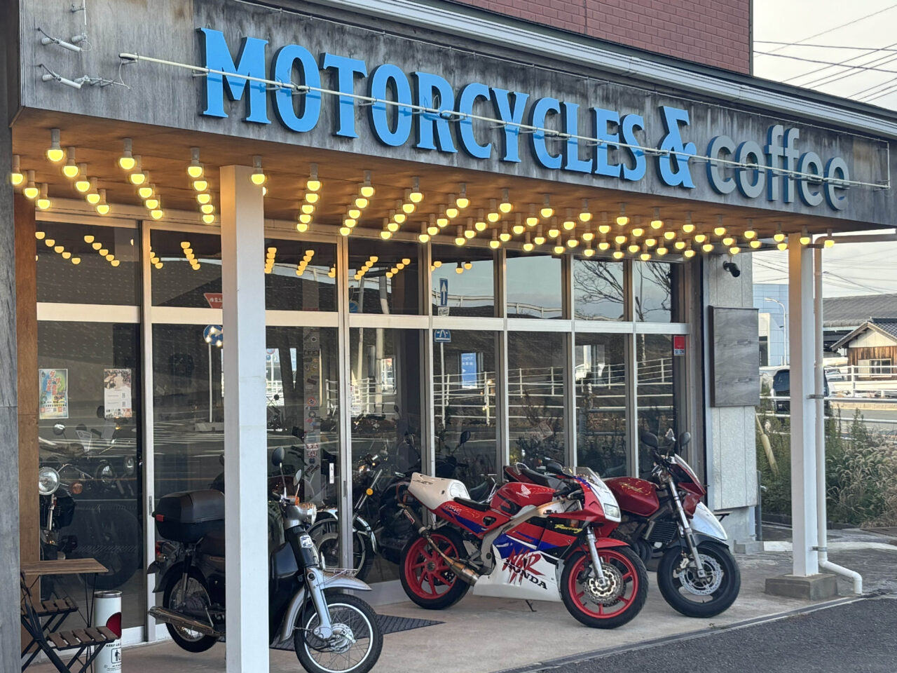 【行橋市】旧車バイクを眺めながらコーヒーブレイク『Motorcycles & Coffee』