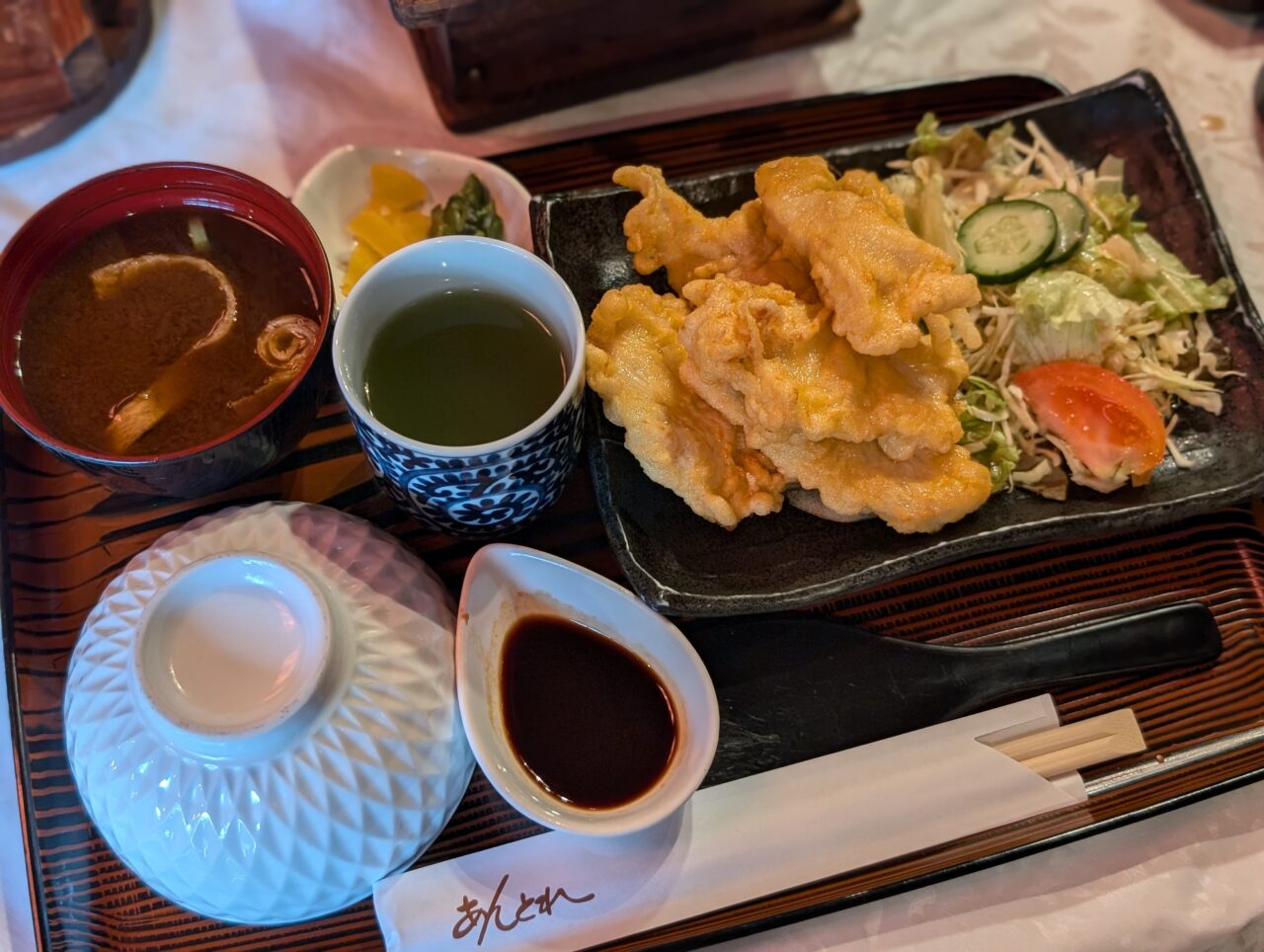 【大分市】大分駅から徒歩圏内! 大分名物の絶品とり天が味わえる老舗レストラン『あんとれ』