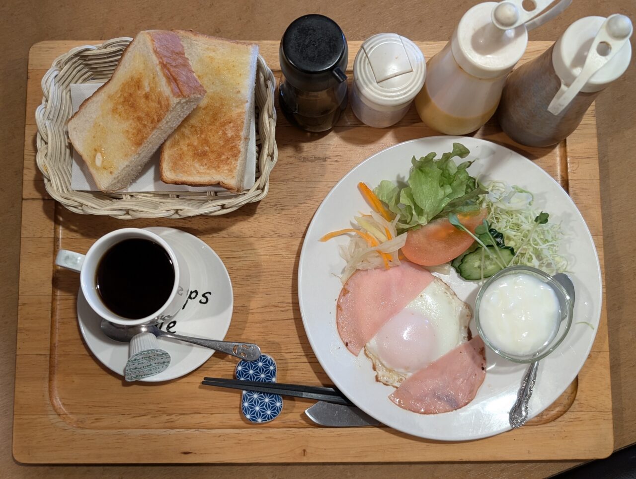 【別府市】朝から充実感が半端ない! レトロ感漂う喫茶店、『花時計』のモーニングで大満足!