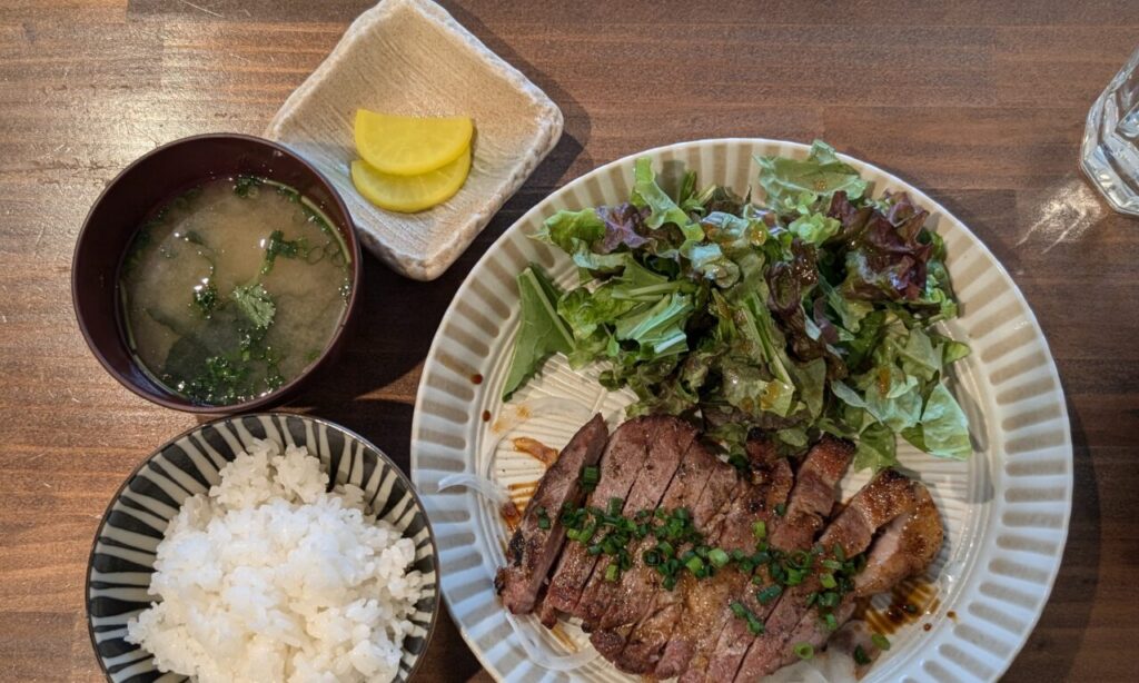 【大分市】口の中に入れるとふわっと食感!炭火焼きランチが楽しめる『囲炉裏炭火焼き 湊』