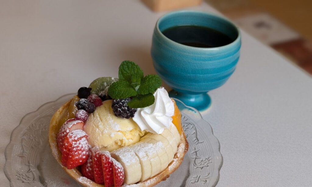 【別府市】かわいいが溢れている『コトリカフェ』のフルーツ盛りもりワッフル