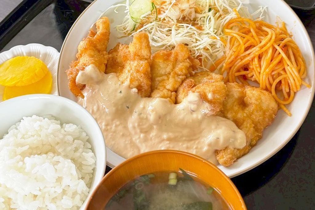 【上毛町】本場宮崎の味!『チキン南蛮専門店 なんばん屋』ふわふわチキンと手作りタルタルソースが絶品!