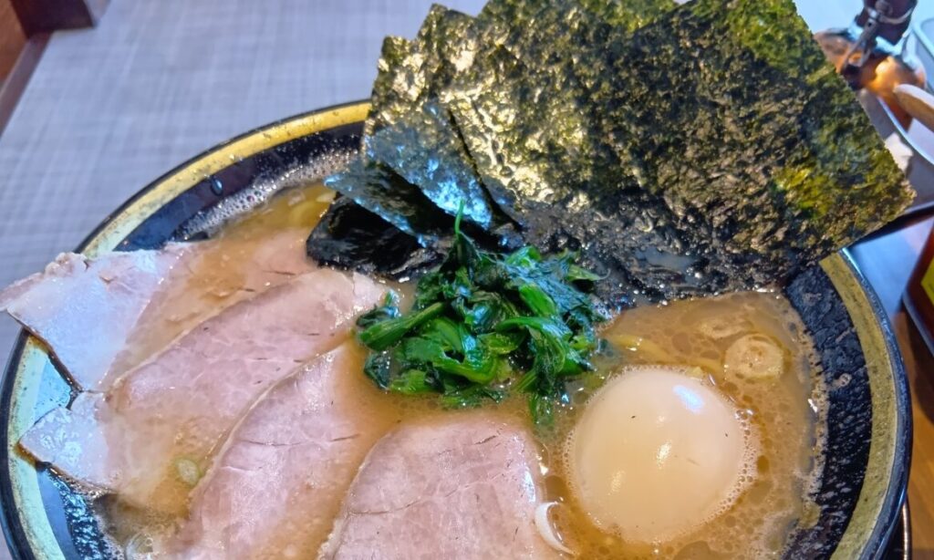 【大分市】濃厚でこってり、お得にがっつりの『九州豚骨醤油 鯉から竜 宗方店』ラーメンで満腹大満足!