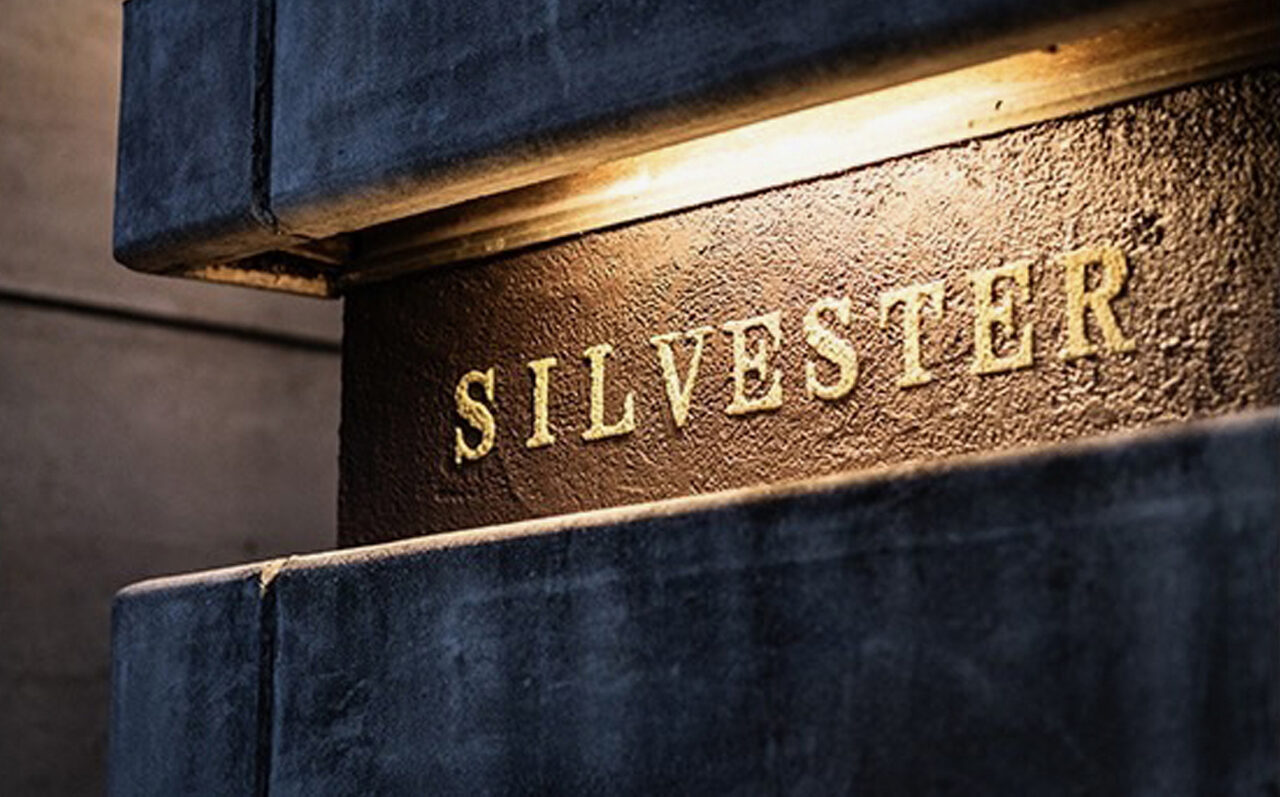 【中津市】商談もできるほど 落ち着いた大人のバー 『SYLVESTER』