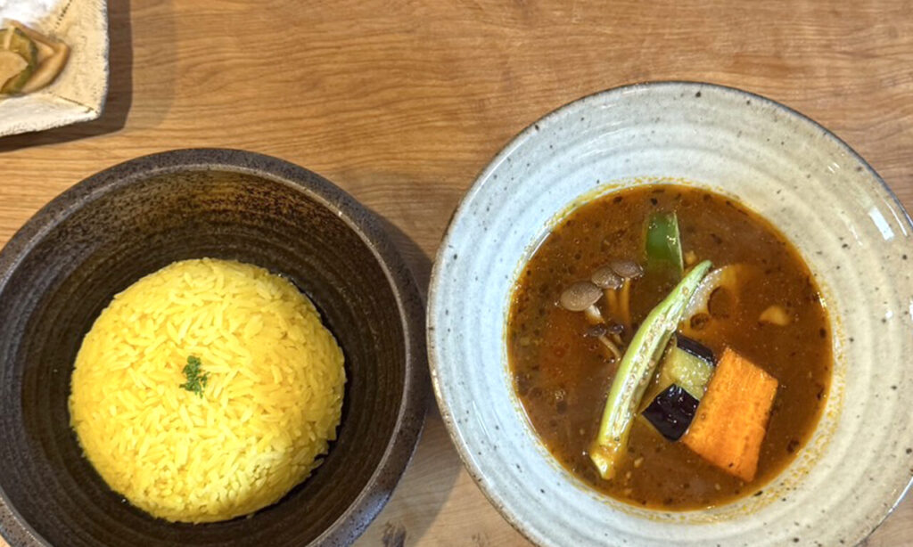 【宇佐市】ランチタイムに絶品カレーの店『喫茶 凪のカリー』さんへ