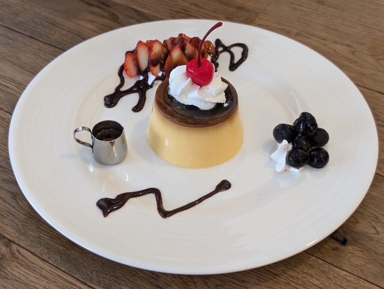 【大分市】穏やかな店内で素敵なひとときを過ごせるカフェバー『府内BASE』
