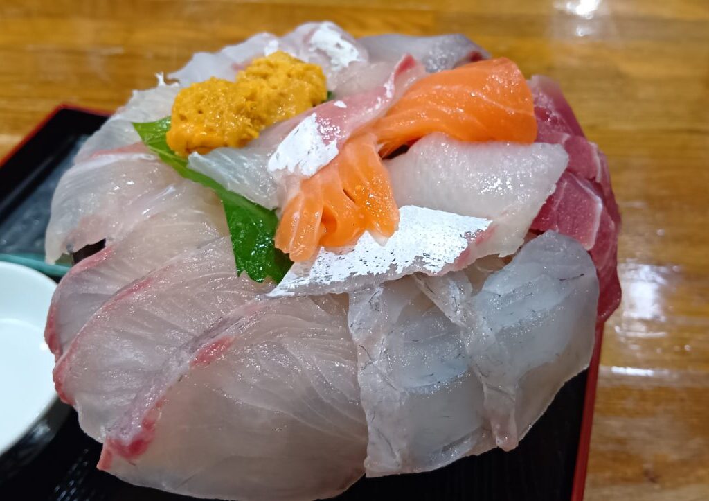 【大分市】海鮮好きにはたまらない!見て感激、食べて満足の『食彩 岬』