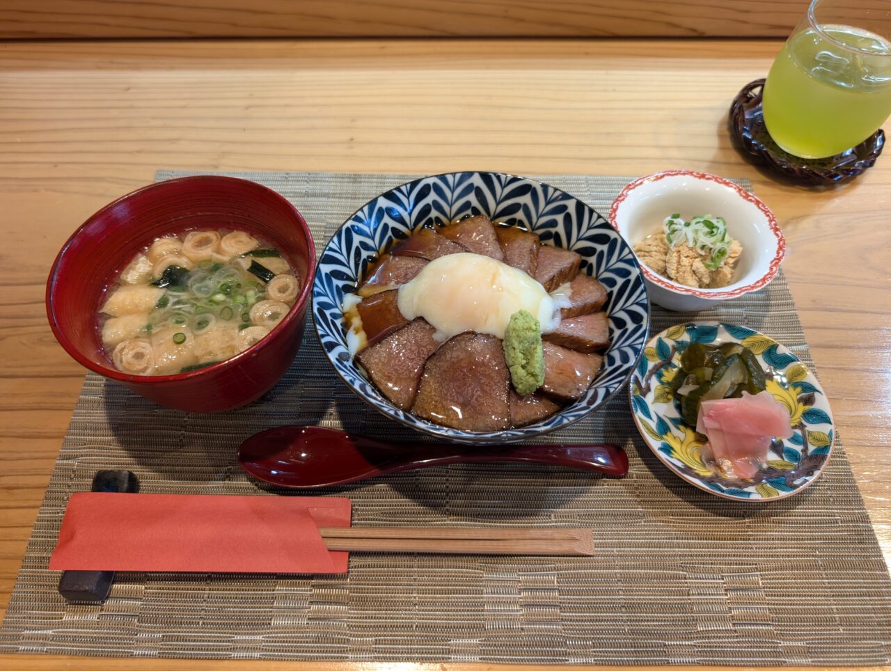 【宇佐市】絶品!黒毛和牛のローストビーフどんぶりを堪能できる『由布院 その田』