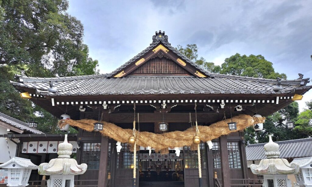 【豊前市】『嘯吹(うそぶき)八幡神社』田園の中にたたずむ朱塗りの鳥居も美しい神社 かわいい動物たちの像も迎えてくれます