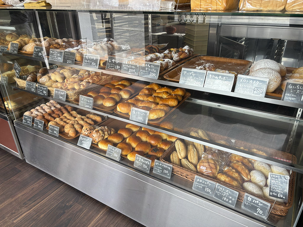 【中津市】香ばしい幸せを届ける、中津の街で愛される『手づくりパンのお店 ホルツ』