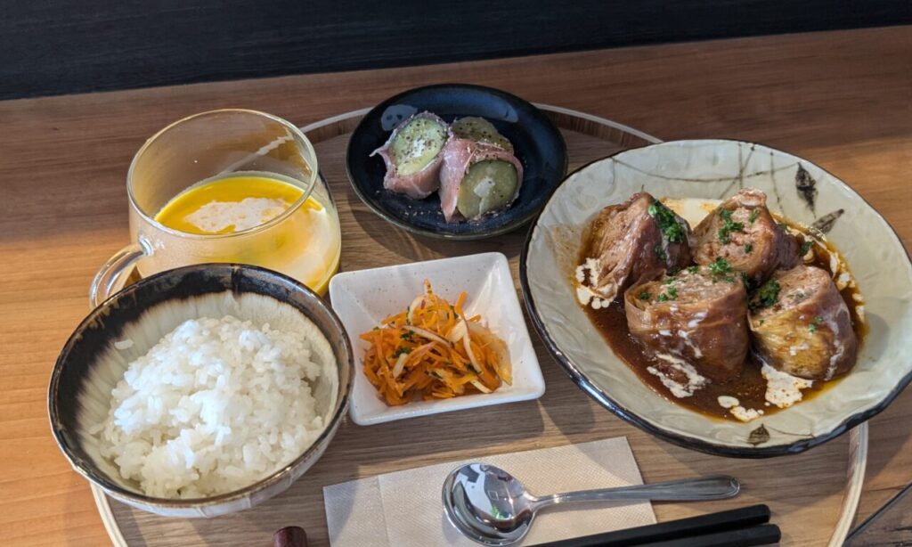 【杵築市】杵築城下町にある『カフェ花実(kasane)』で食べる月替わりランチ