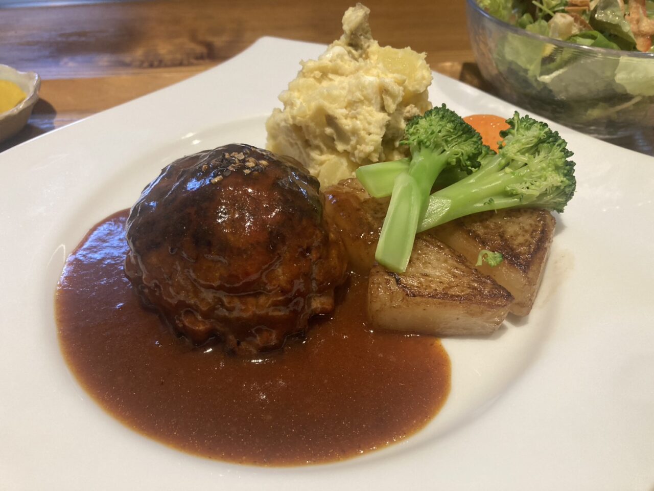 【宇佐市】『創作鉄板HIBACHI』 贅沢ランチと特別ディナーが楽しめる創作鉄板グルメ