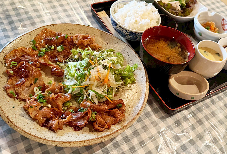 【中津市】がっつり食べたい日には『喫茶マリーン』のボリューム満点ランチ! 「生姜焼き定食」「とり天定食」