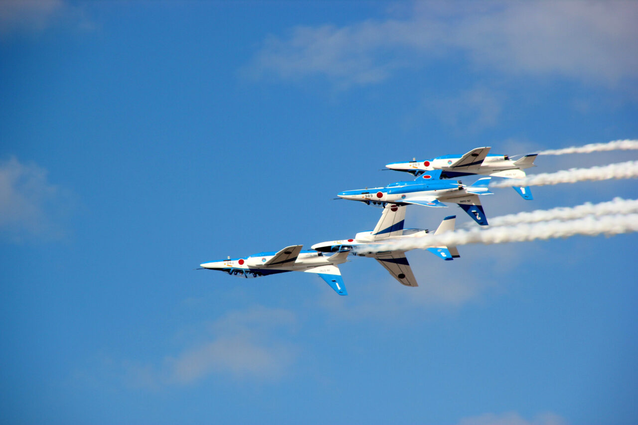 【築上郡】『築城基地航空祭2025』家族で感動!青空舞うブルーインパルスとド迫力の航空ショー体験!!