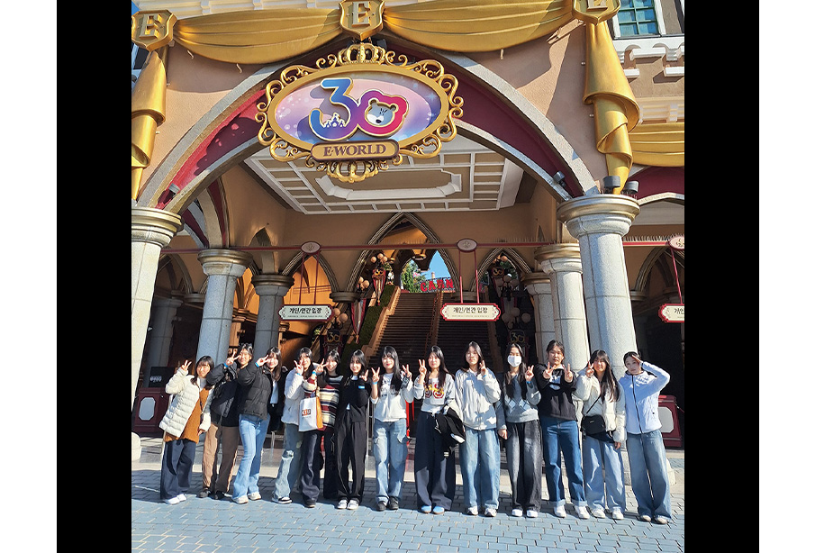 フリーマガジンスマイル連載企画『スクール&チーム』(柳ヶ浦高校看護学科 日韓交換留学生のみなさん)