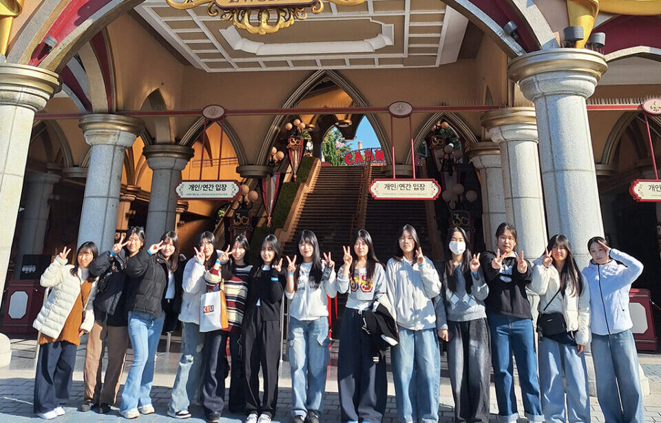 フリーマガジンスマイル連載企画『スクール&チーム』(柳ヶ浦高校看護学科 日韓交換留学生のみなさん)