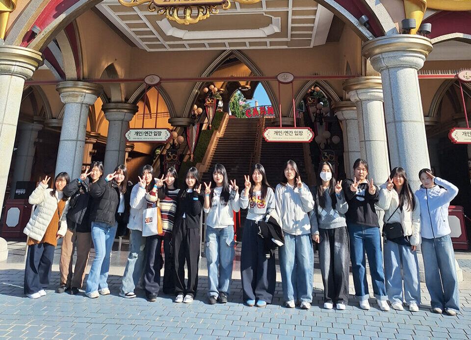 フリーマガジンスマイル連載企画『スクール&チーム』(柳ヶ浦高校看護学科 日韓交換留学生のみなさん)