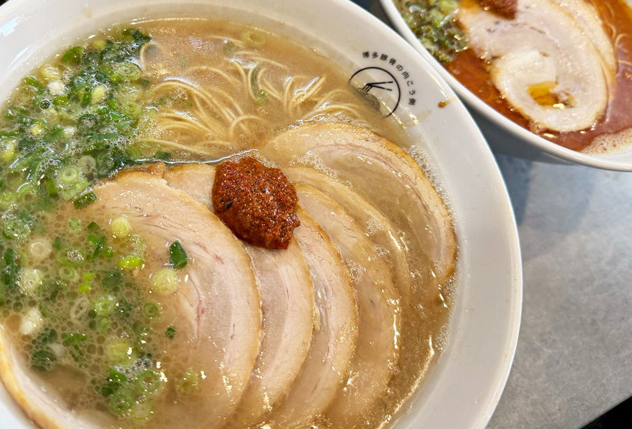 【中津市】11月オープンの話題店『博多豚骨の向こう側 KOU-YU』で味わう濃厚とんこつラーメン