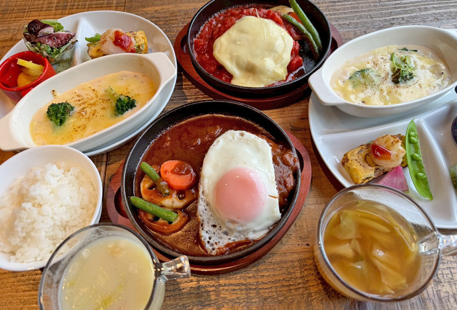 【豊前市】『グリーンフック ハンバーグ&プランツ』が3/20オープン|植物に囲まれて味わうハンバーグランチ