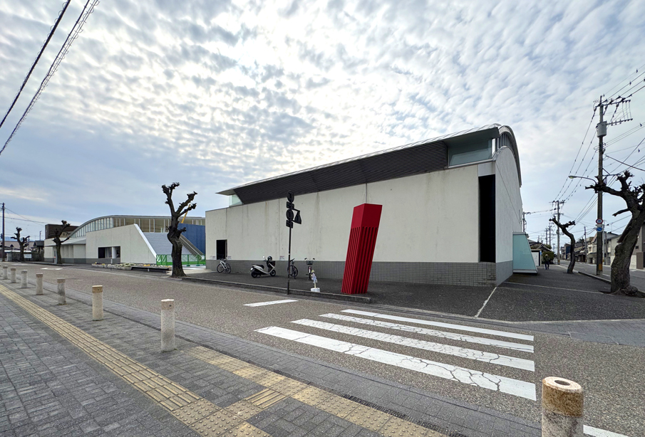 【中津市】『中津市立小幡記念図書館』学生にも人気!静かで快適な学びの場