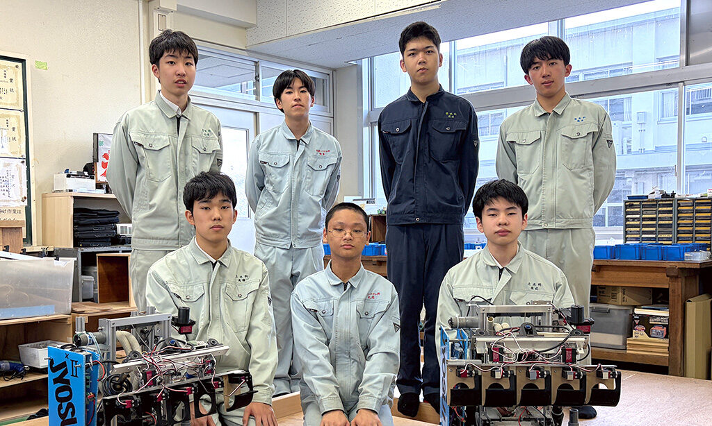 フリーマガジンスマイル連載企画『スクール&チーム』(大分県立中津東高等学校 ロボット競技部のみなさん)