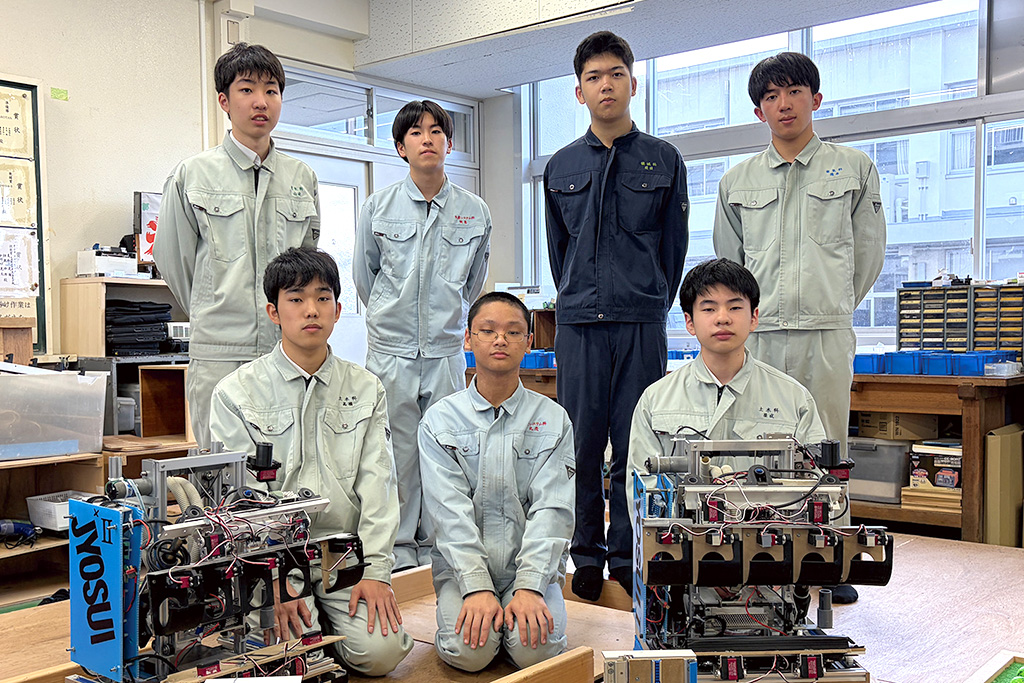 フリーマガジンスマイル連載企画『スクール&チーム』(大分県立中津東高等学校 ロボット競技部のみなさん)