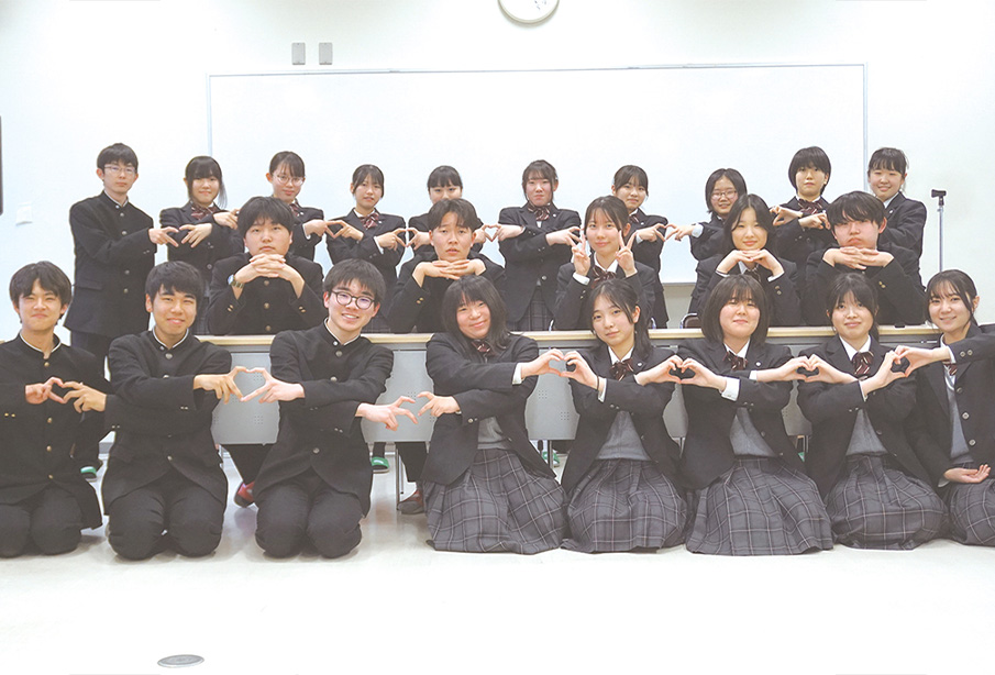 フリーマガジンスマイル連載企画『スクール&チーム』(大分県立宇佐高等学校 放送部のみなさん)