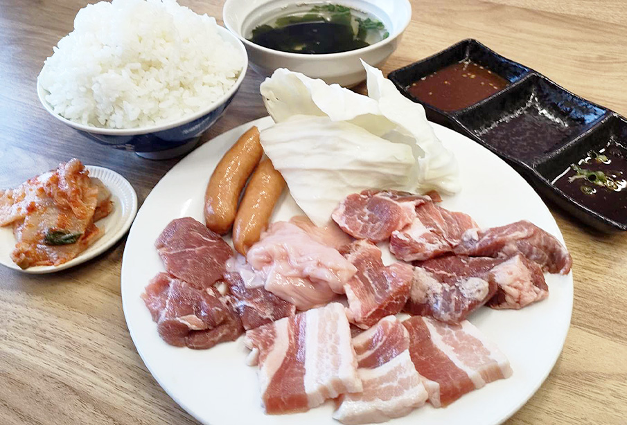 【中津市】コスパ抜群の焼肉ランチ!『焼肉 とんとり』でお腹いっぱい満喫 | スタミナ肉グルメ特集2026