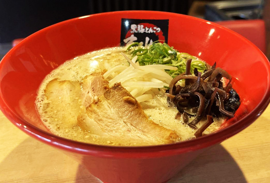 【上毛町】太平樂で味わう本格豚骨!『まるしんラーメン』の黒豚スープに注目 | ラーメン特集2026