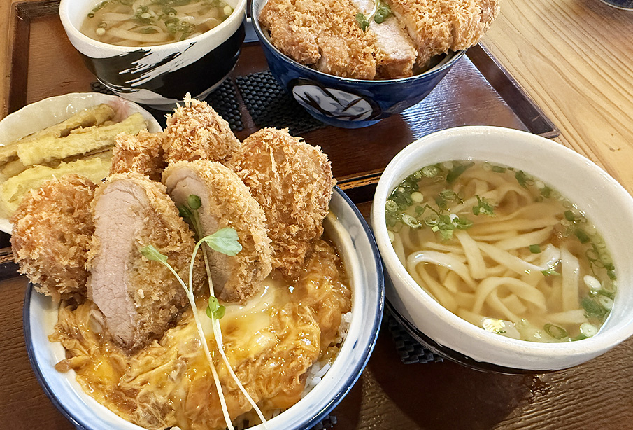 【筑紫野市】『うどん大文字 筑紫野店』の名物「極みカツ丼」と限定「極みヒレカツ丼」