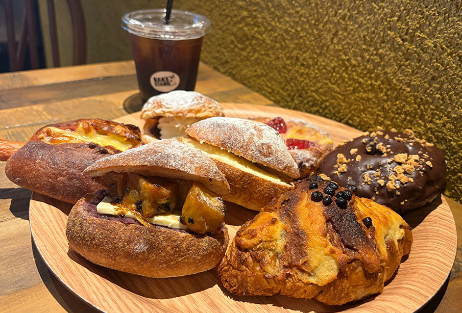 >